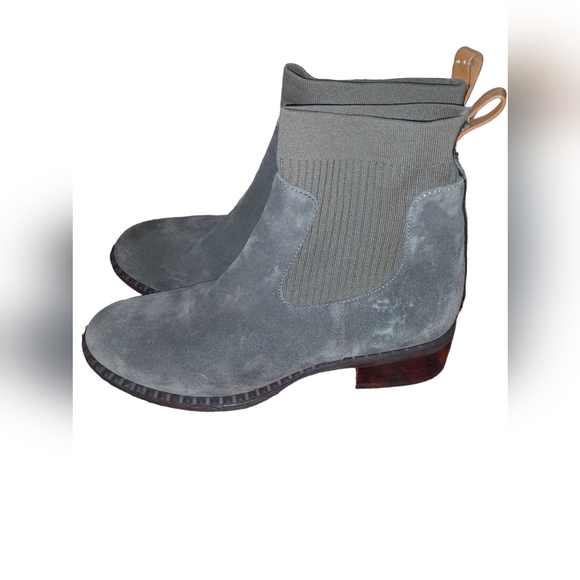 Gentle Souls Best Chelsea Boots- Charcoal Suede size 10 - Picture 1 of 7
